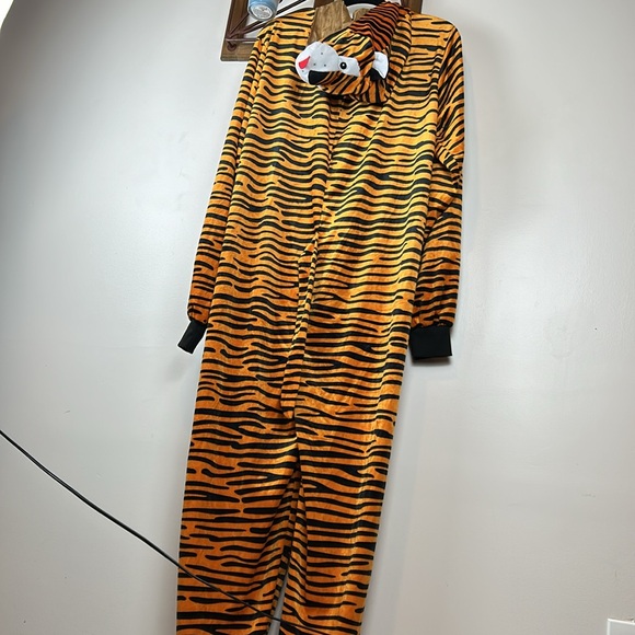 Tiger Halloween costume L/XL - Picture 9 of 16